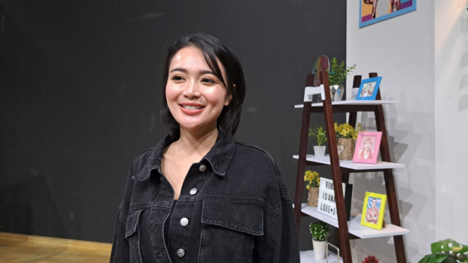 Intipseleb/Tiya Sukmawati