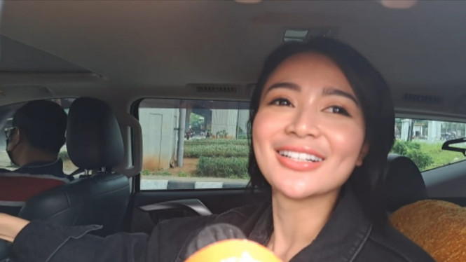 Intipseleb/Tiya Sukmawati