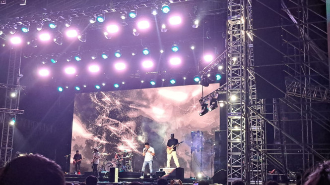 Intipseleb/Tiya Sukmawati