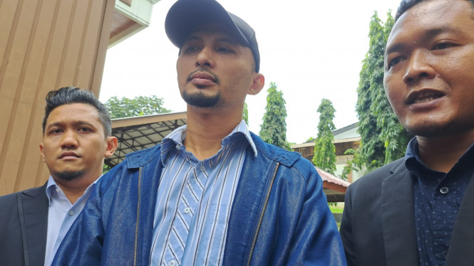 Intipseleb/Tiya Sukmawati