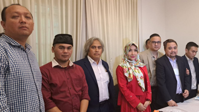 Intipseleb/Tiya Sukmawati