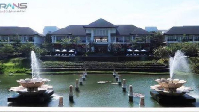 YouTube/RANS Entertainment