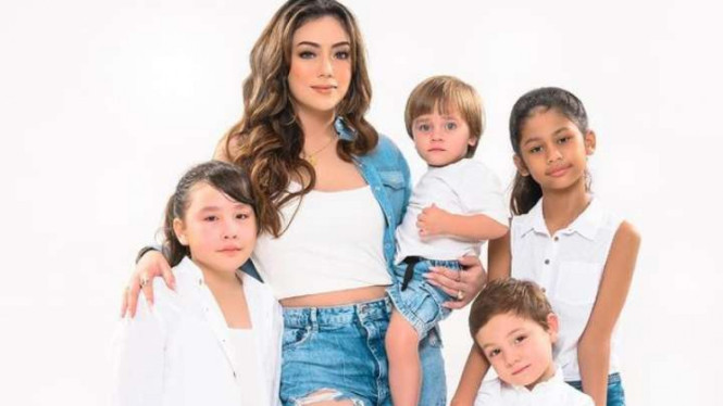 Instagram/@celine_evangelista