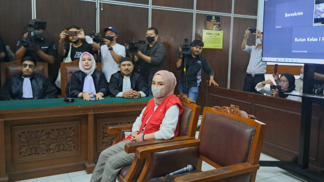 Intipseleb/Tiya Sukmawati