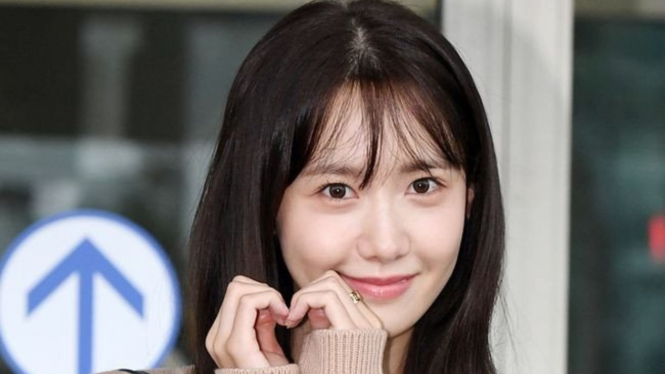 Potret YoonA SNSD saat Berangkat ke Paris, Pipi Tembam Makin Menggoda