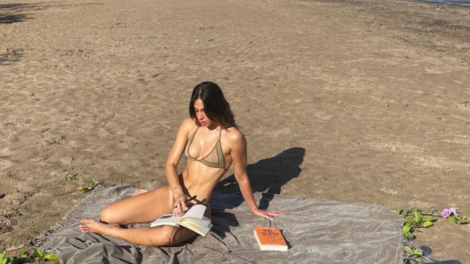 Instagram/ @valerieethomas