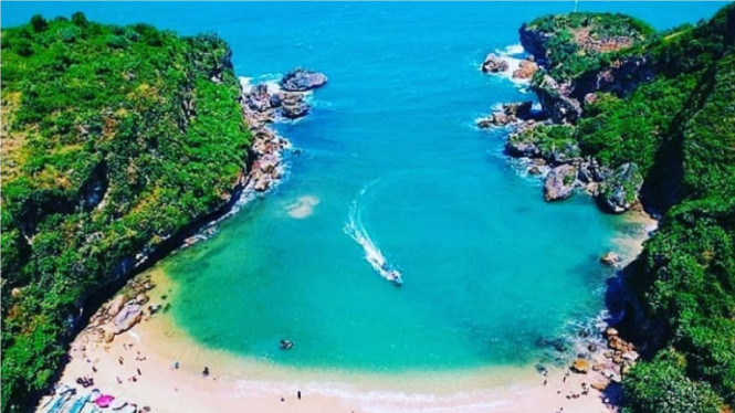 Instagram/pantai_ngrenehan_official