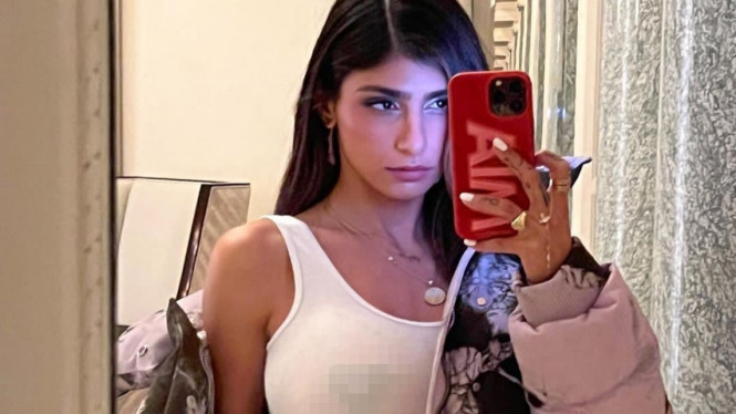 Instagram/miakhalifa 