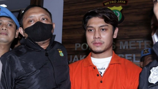 Pakai Baju Oren dan Ditahan, Warganet Kasihan sama Rizky Billar