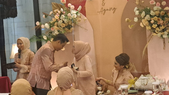 Intipseleb/Tiya Sukmawati