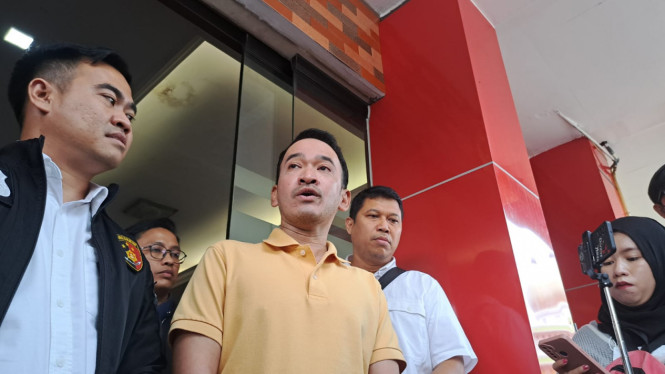 Intipseleb/Tiya Sukmawati