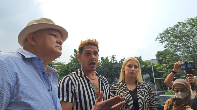 Intipseleb/Tiya Sukmawati