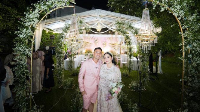 7 Potret Anniversary 8 Tahun Raffi Ahmad dan Nagita Slavina, Seperti