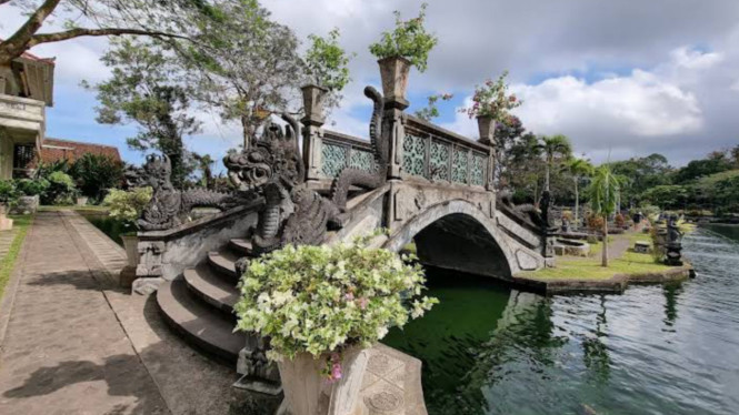 gmaps/F Angeline John