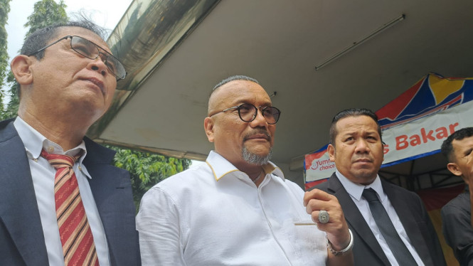 Intipseleb/Tiya Sukmawati