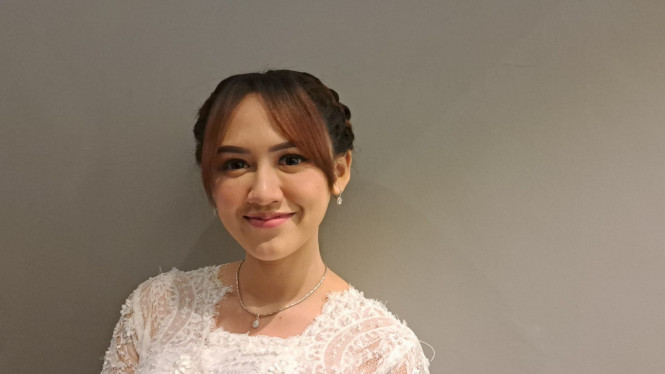 Intipseleb/Tiya Sukmawati