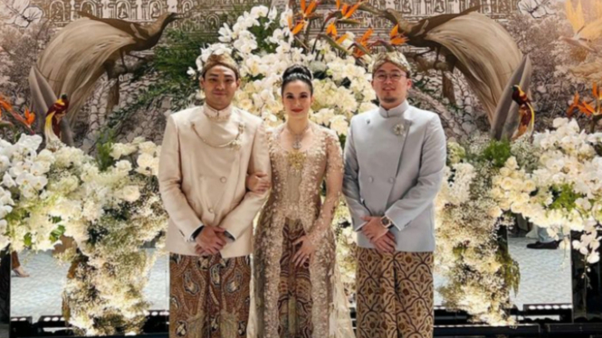 Selamat! Chelsea Islan dan Rob Clinton Kardinal Resmi Tunangan Hari Ini