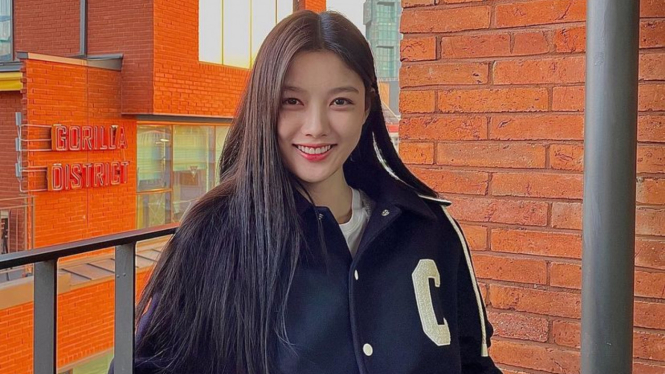 Kim Yoo Jung Perpanjang Kontak dengan Agensi Awesome Entertainment