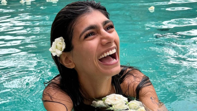 Instagram/miakhalifa 