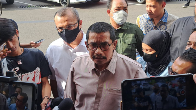 Intipseleb/Tiya Sukmawati