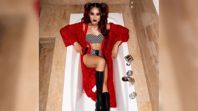 Instagram/@claurakiehl