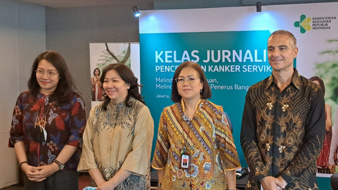 Intipseleb/Tiya Sukmawati