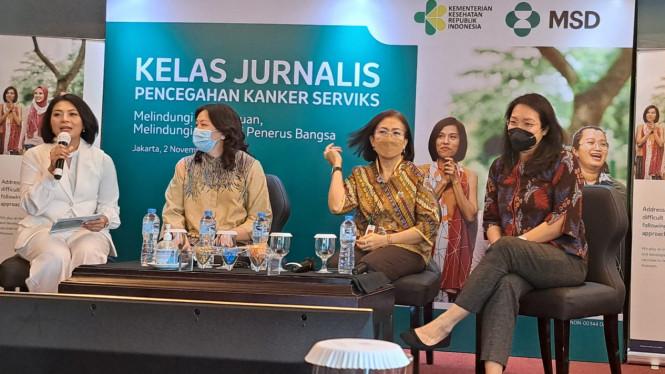 Intipseleb/Tiya Sukmawati