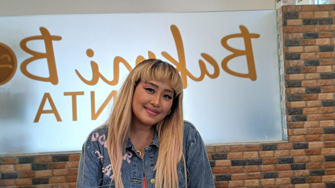 Intipseleb/Tiya Sukmawati