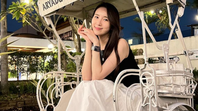 Instagram/ @__rosa_kis