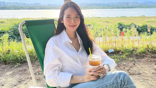 Instagram/ @__rosa_kis