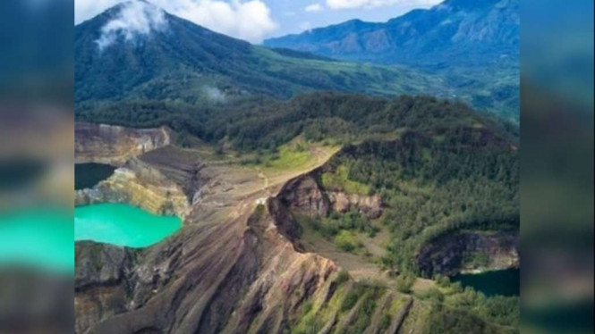 Instagram/@danaikelimutu_danautigawarna