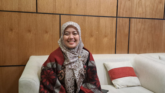 Intipseleb/Tiya Sukmawati