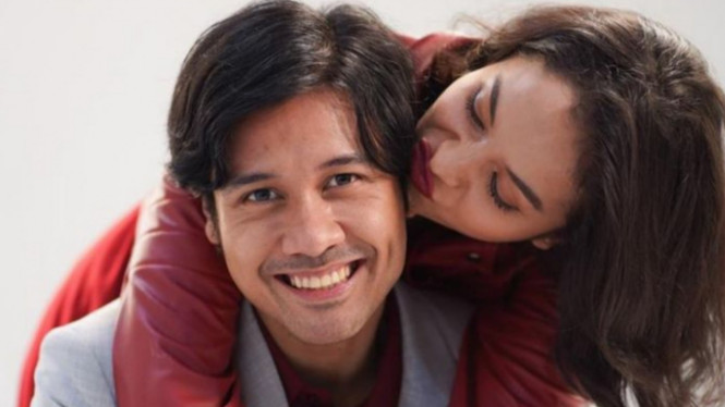 Putri Marino & Chicco Jerikho