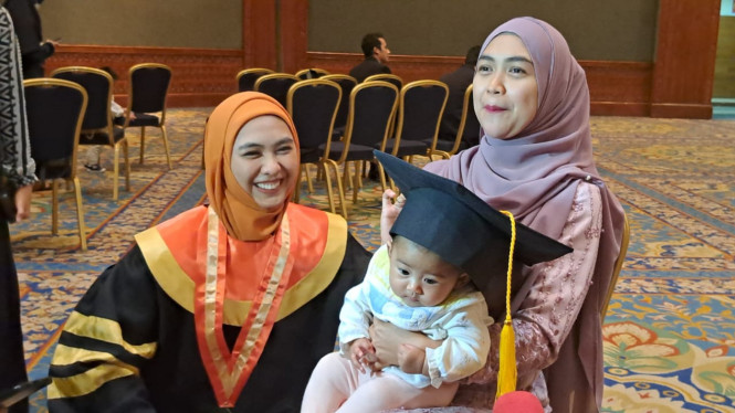 Intipseleb/Tiya Sukmawati