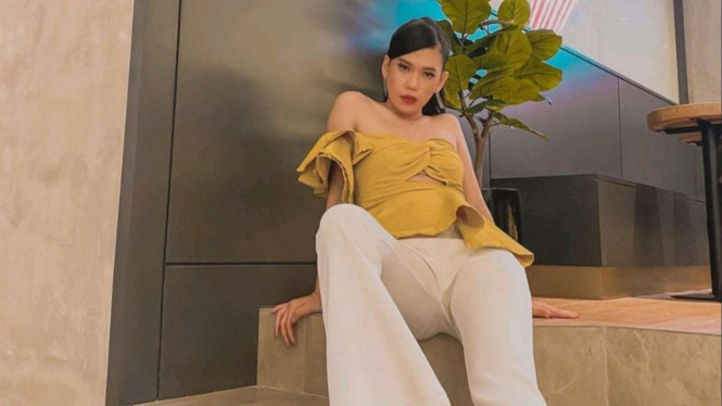 Dokumen Pribadi Jennifer Darren