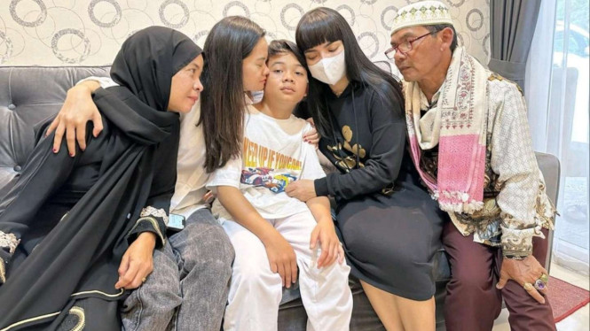 Instagram/@dinar_candy