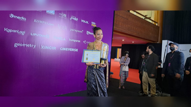 Intipseleb/Tiya Sukmawati