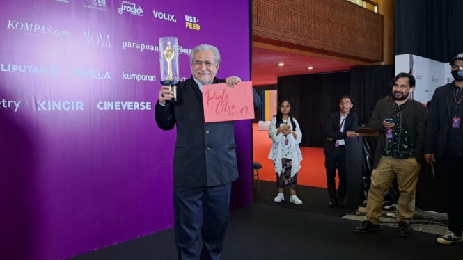 Intipseleb/Tiya Sukmawati