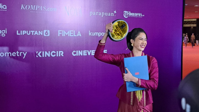 Intipseleb/Tiya Sukmawati