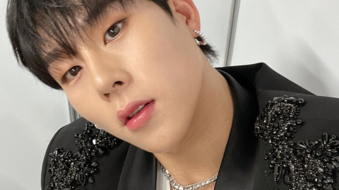 Twitter/officialmonstax