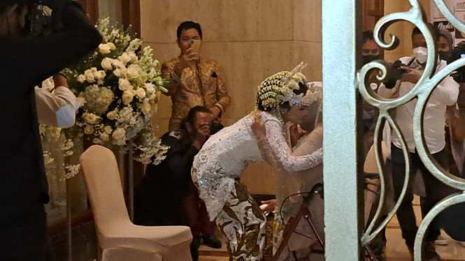 Intipseleb/Tiya Sukmawati