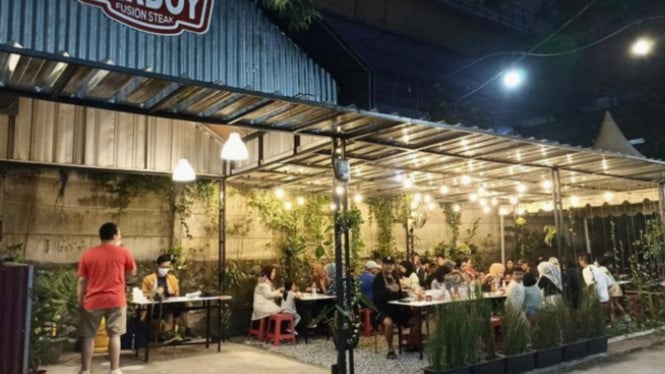 Instagram/@steakpakboy