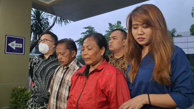 Intipseleb/Tiya Sukmawati