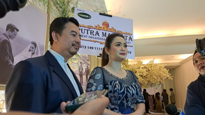 Intipseleb/Tiya Sukmawati