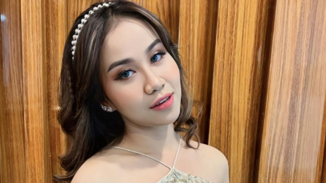 Instagram/mayaang.lucyaana