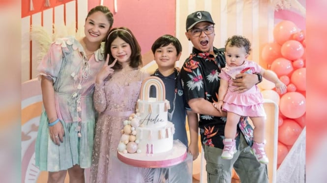 Instagram/revtiayunatasya