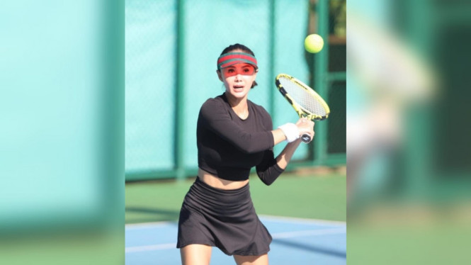 Instagram/yunishara36