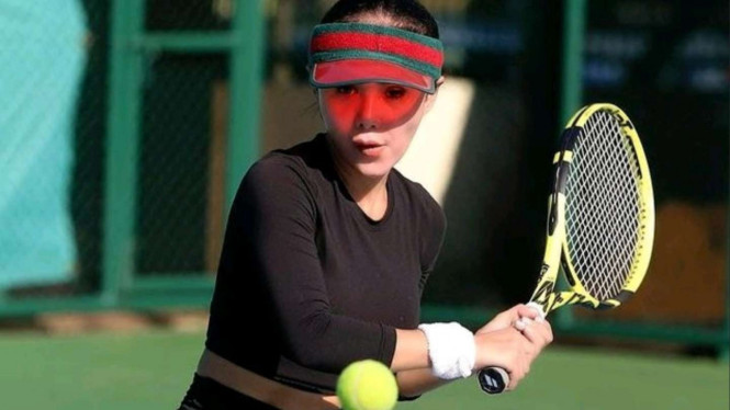 Instagram/@yunishara36