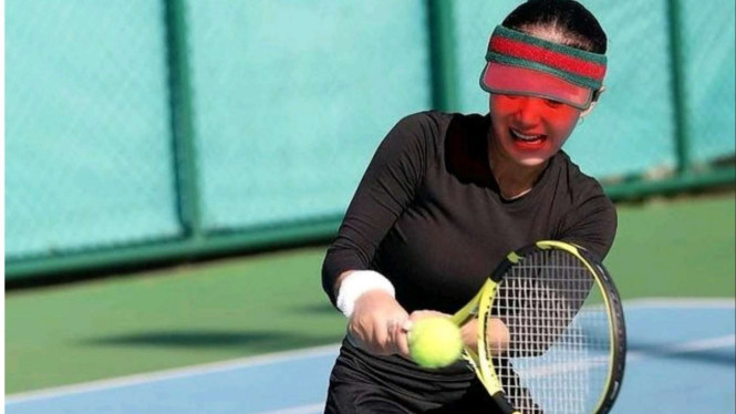 Instagram/@yunishara36