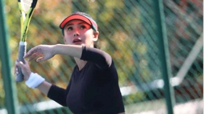 Instagram/@yunishara36